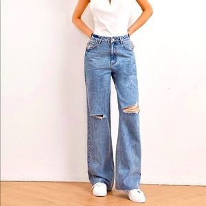 High waisted ripped boyfriend jeans